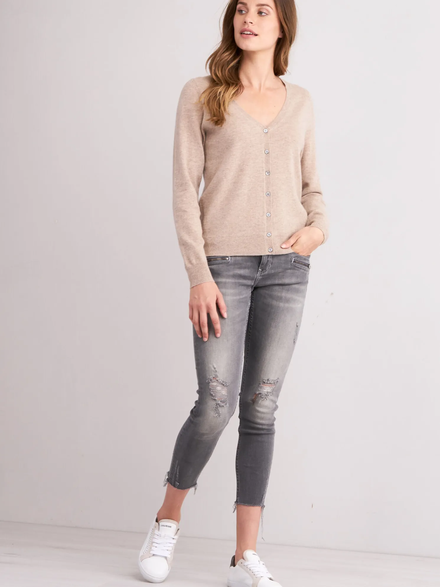 Basic Cashmere Cardigan Met V-Hals