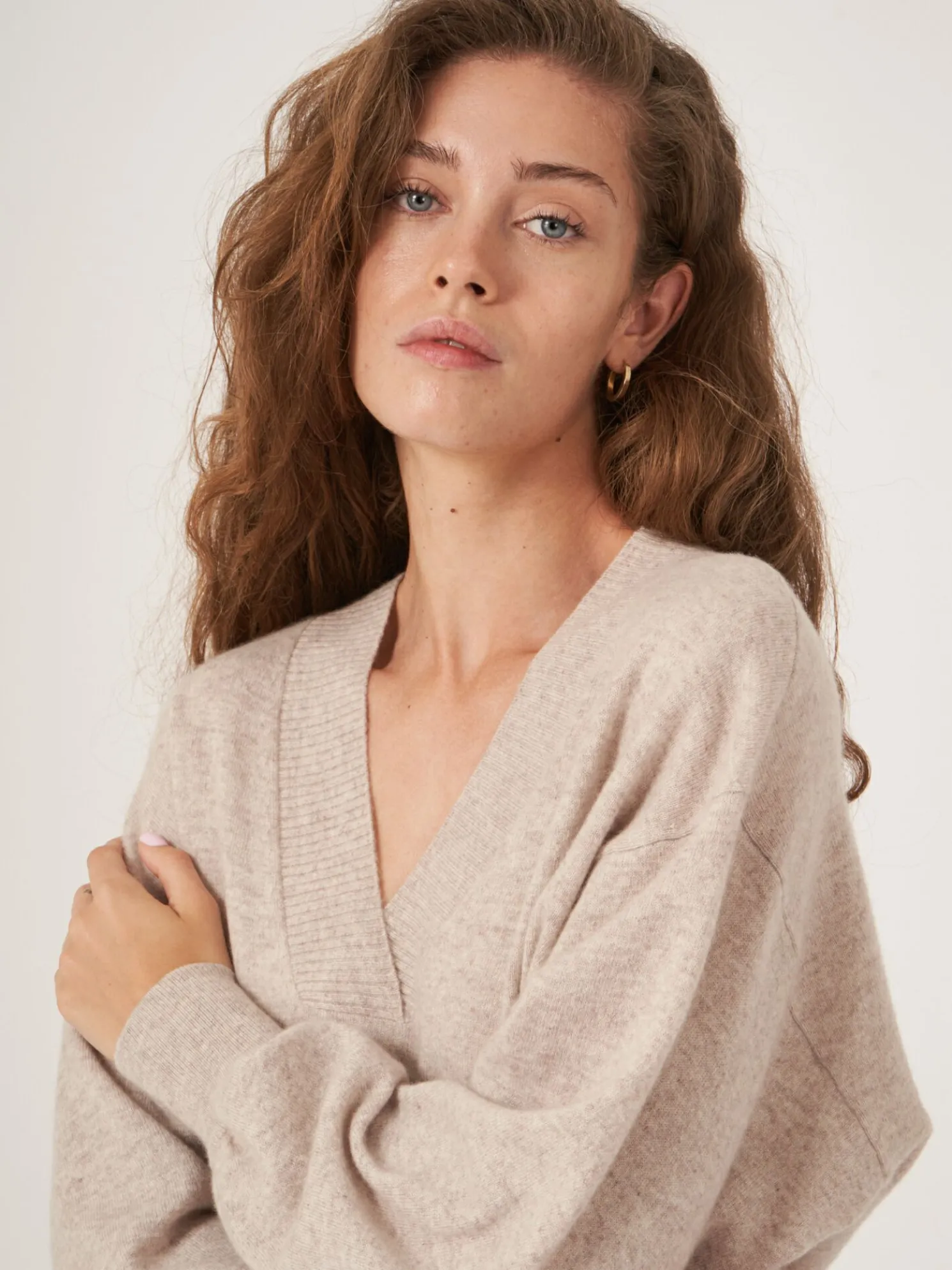 Cashmere Trui Met Diepe Geribde V-Hals