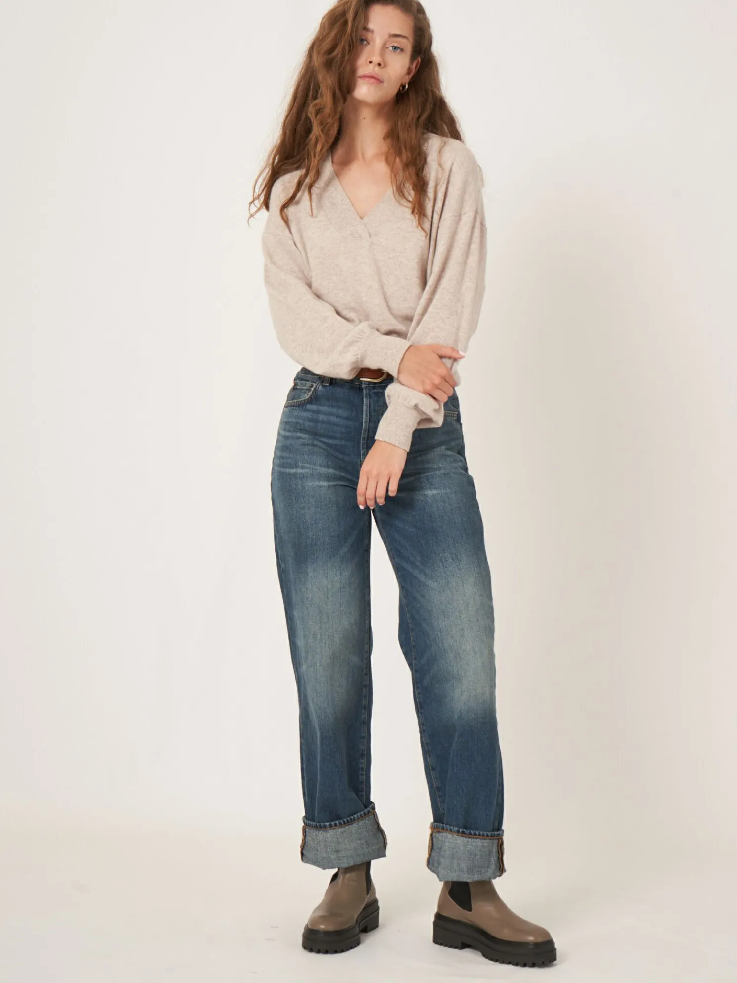 Cashmere Trui Met Diepe Geribde V-Hals