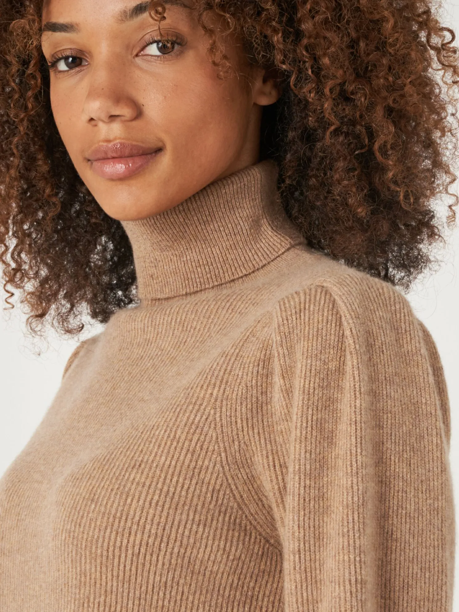 Fijn Gebreide Cashmere Trui Met Hoge Kraag