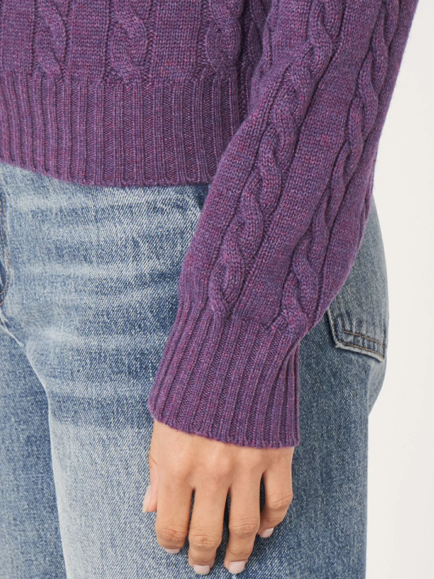 Korte, Gebreide Sweater Met Kabelpatroon Van Cashmeremix