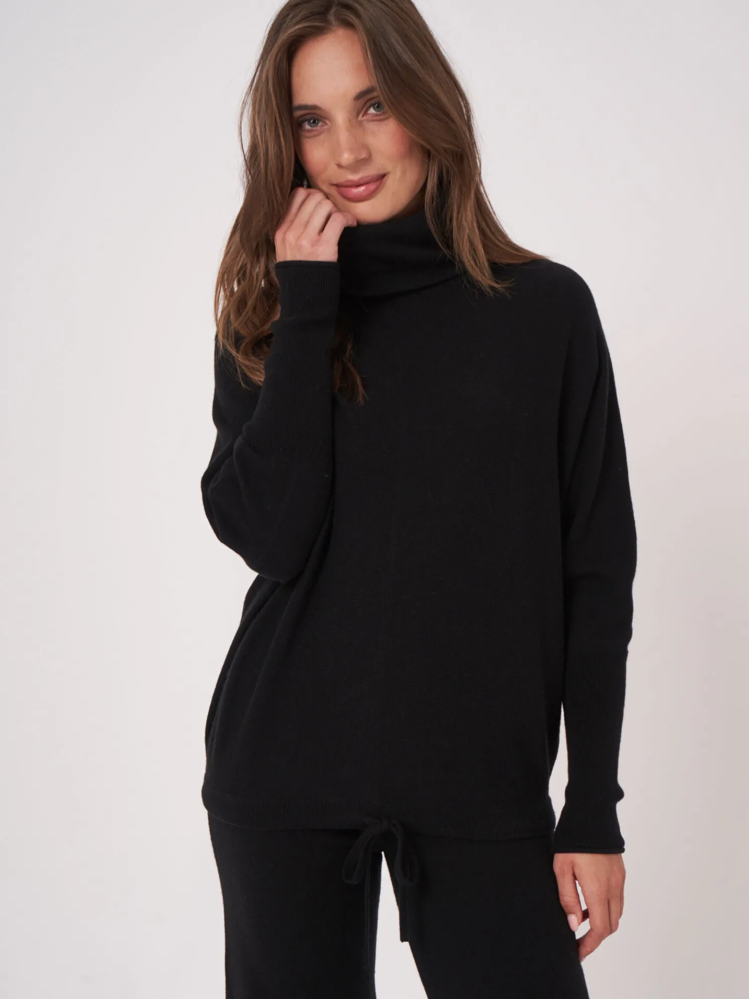 Oversized Trui Met Hoge Hals En Koord