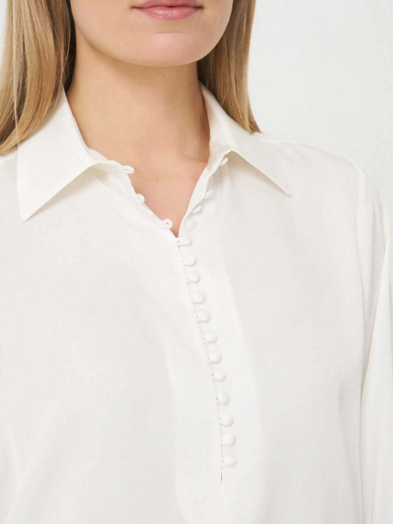 Zijden Overhemd Met Knoopsluiting Met Gestoffeerde Knopen